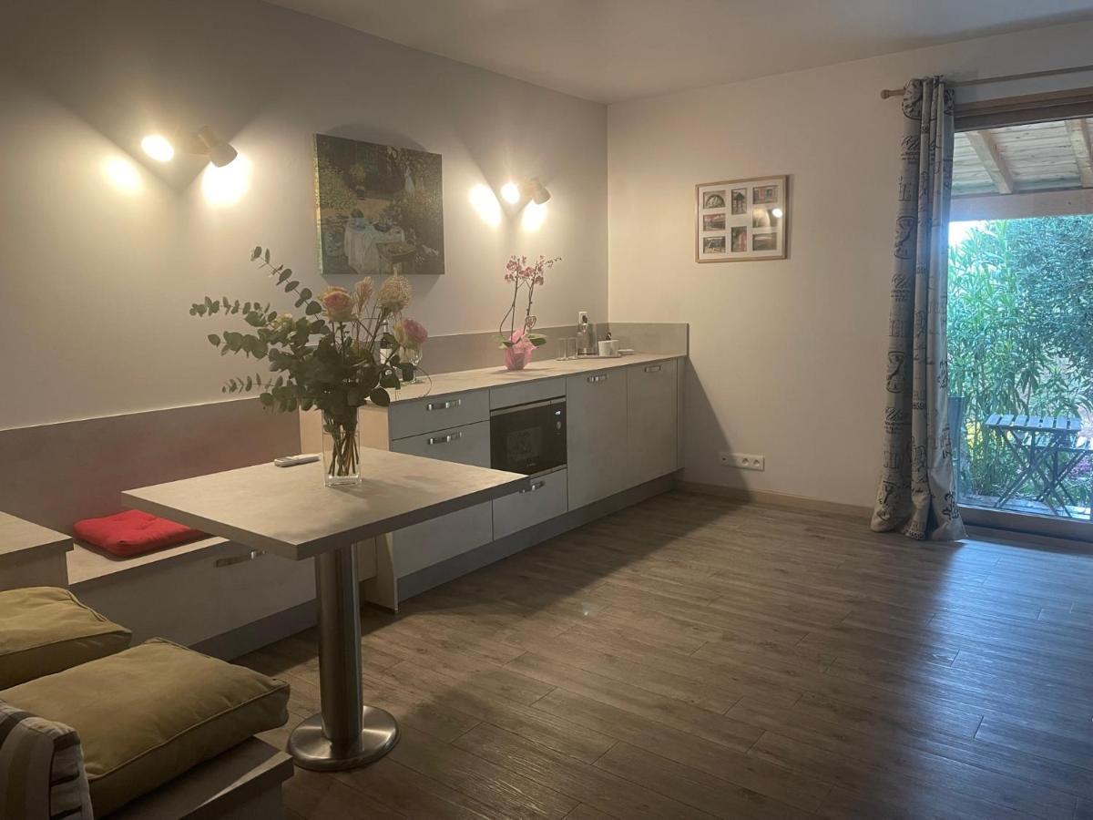 Bed and Breakfast Le Lion D'Or en PERIGORD Mauzac-et-Grand-Castang Exterior foto