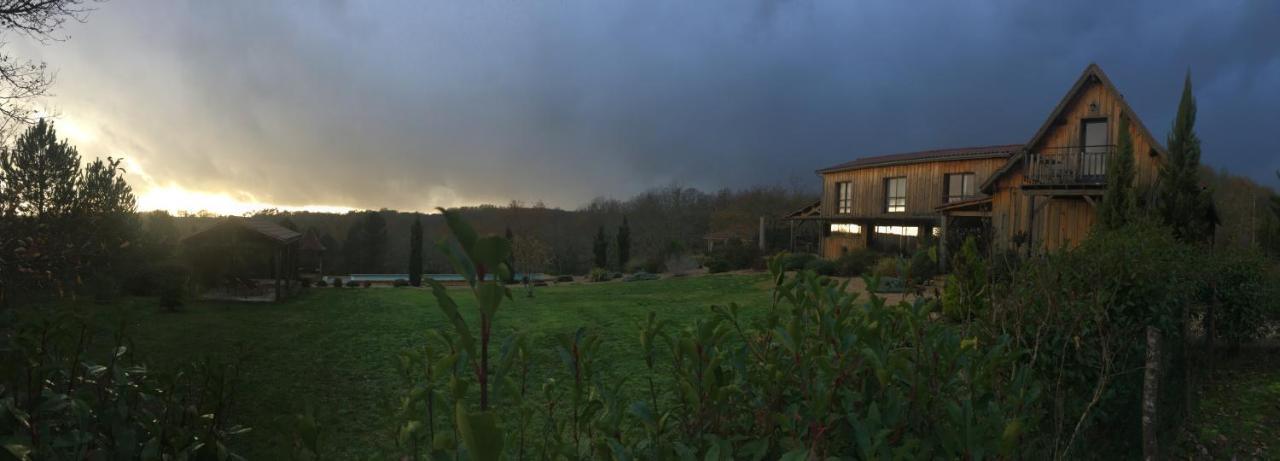 Bed and Breakfast Le Lion D'Or en PERIGORD Mauzac-et-Grand-Castang Exterior foto