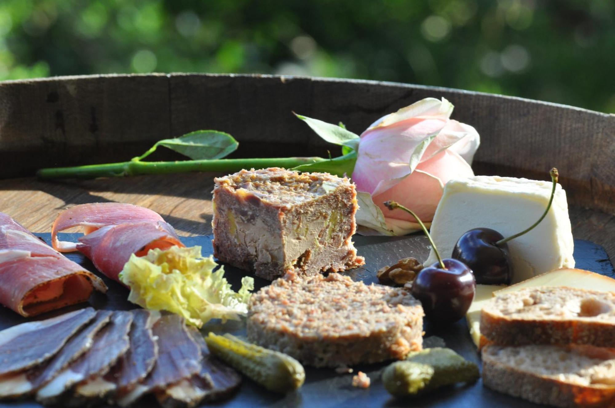 Bed and Breakfast Le Lion D'Or en PERIGORD Mauzac-et-Grand-Castang Exterior foto